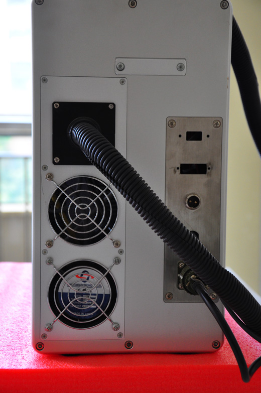 小型光纖激光打標機2