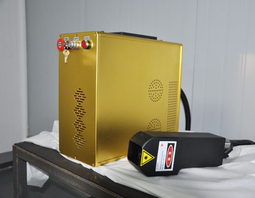 手持激光清洗機實拍展示 手持激光清洗機實拍展示